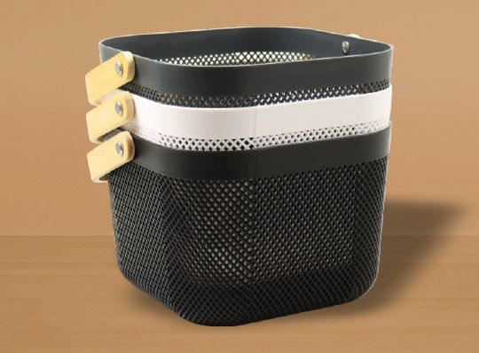 Aufbewahrungskorb mit Holzbügel